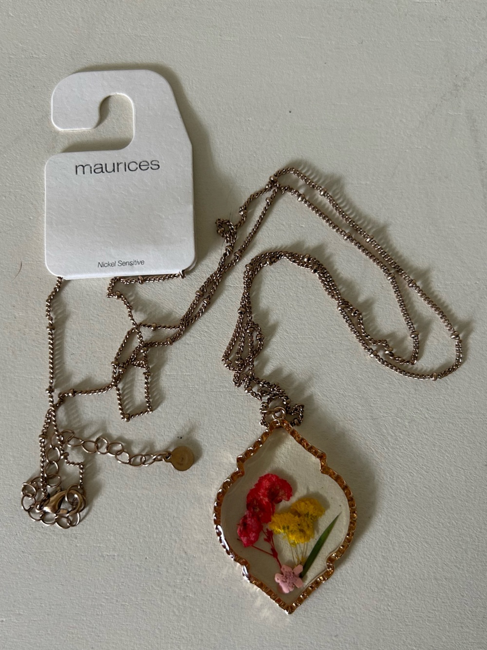 NWT Maurices Resin Necklace w/ Pressed Flowers